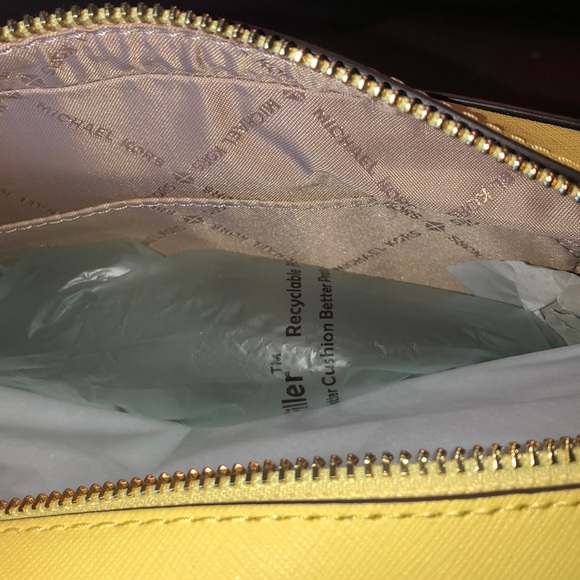 NWT Authentic Michael Kors Large Jet Set Crossbody - Picture 7 of 7